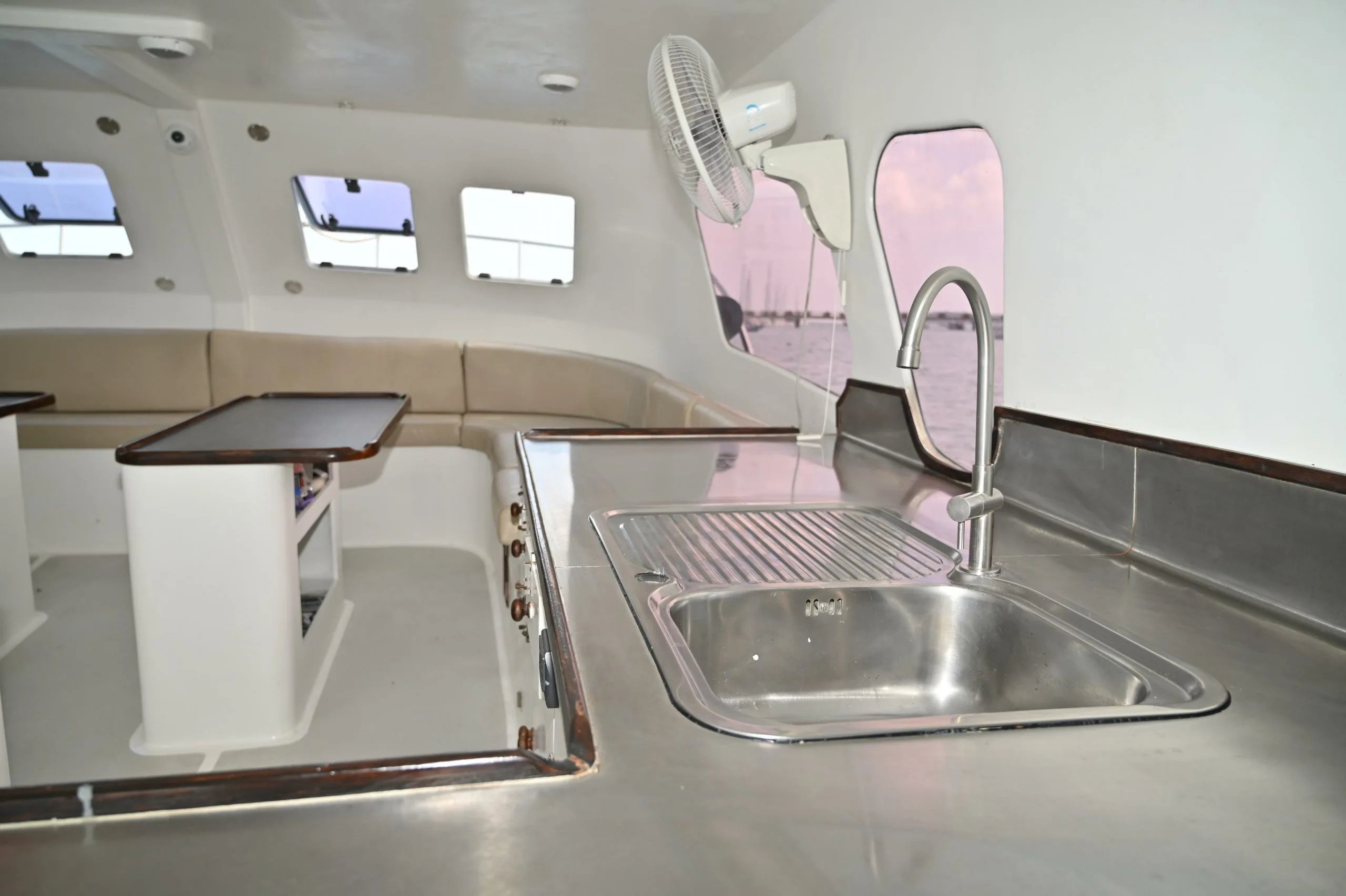 Private snorkeling trip cabin - Phuket Snorkeling Tours