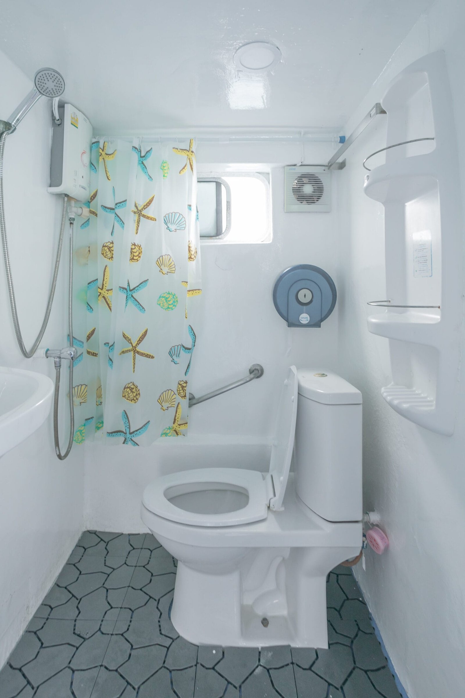 communal toilets on your similan island snorkeling liveaboard