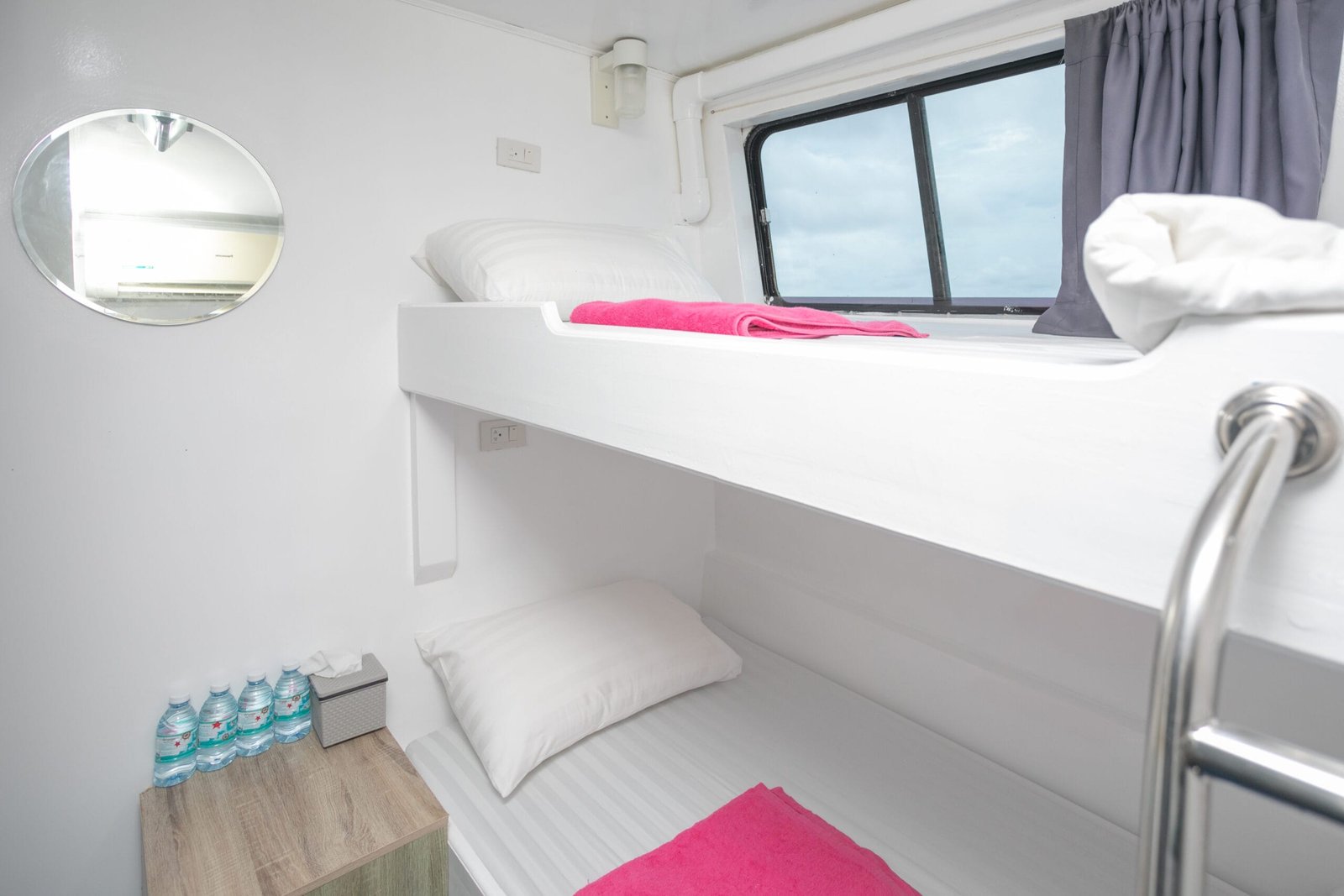 twin bunk cabin